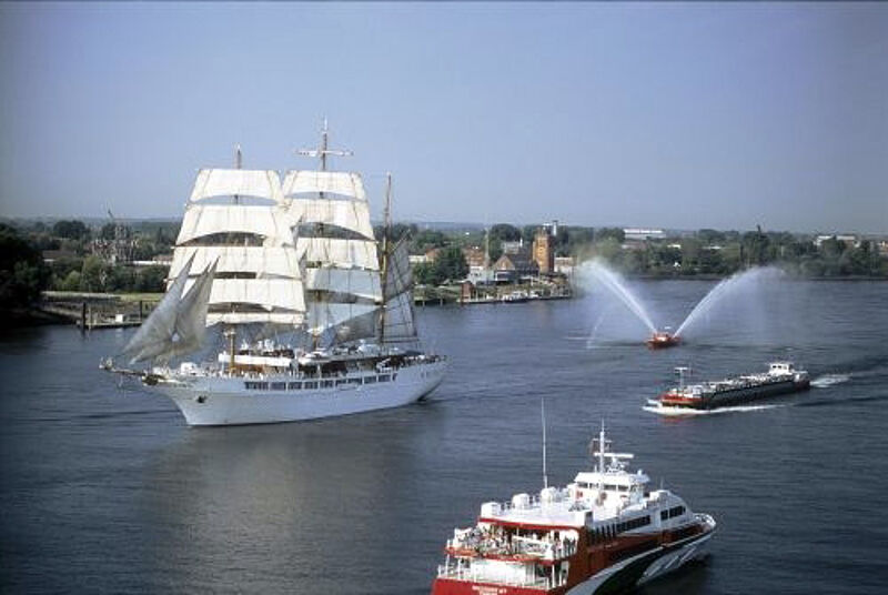 Unter anderem Hamburg werden die Windjammer von Sea Cloud Cruises 2010 anlaufen.