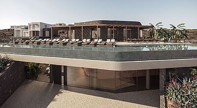 Ab Mai wird Hyatt mit dem Magma Resort Santorini auf der Kykladeninsel präsent sein. Modell: Hyatt