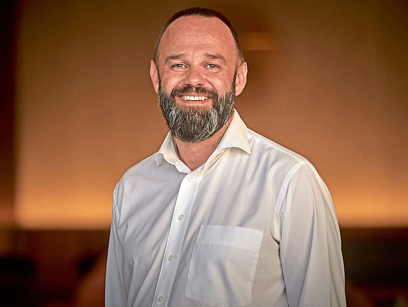 Tobias Neumann ist seit fast zehn Jahren für Zafiro tätig. Foto: Zafiro Hotels
