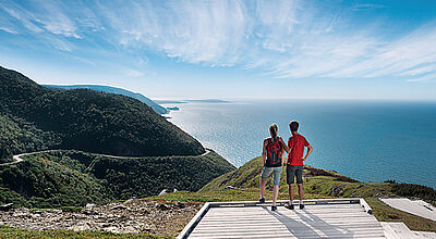 Wer auf dem Skyline Trail wandert, wird von atemberaubenden Ausblicken auf den Atlantik belohnt