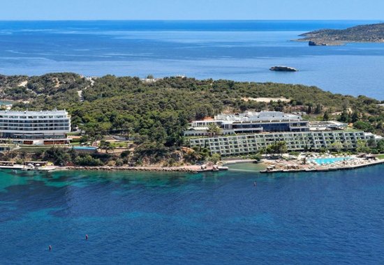 Das Four Seasons Astir Palace Hotel liegt auf einer Halbinsel in der Nähe von Athen Das Four Seasons Astir Palace Hotel liegt auf einer Halbinsel in der Nähe von Athen