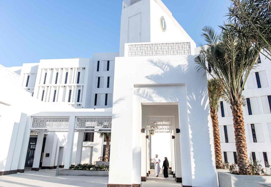 Das Intercontinental Fujairah Resort ist einem arabischen Dorf nachempfunden Das Intercontinental Fujairah Resort ist einem arabischen Dorf nachempfunden