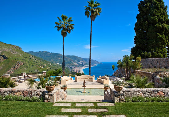 The Ashbee liegt im Herzen der sizilianischen Küstenstadt Taormina