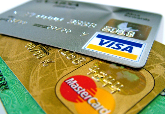 Die Zahlung per Kreditkarte kostet künftig 1,65 Prozent vom Ticket-Preis
