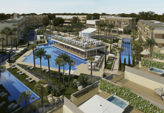 Die Zimmer des Fünf-Sterne-Resorts Zafiro Palace Palmanova gruppieren sich um einen großen Pool