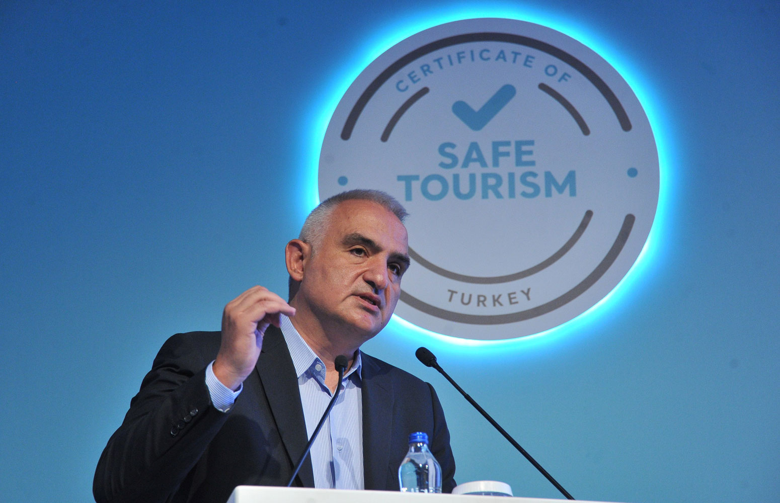 Der türkische Tourismusminister Mehmet Ersoy vermutet politische Gründe für den Fortbestand der Reisewarnung