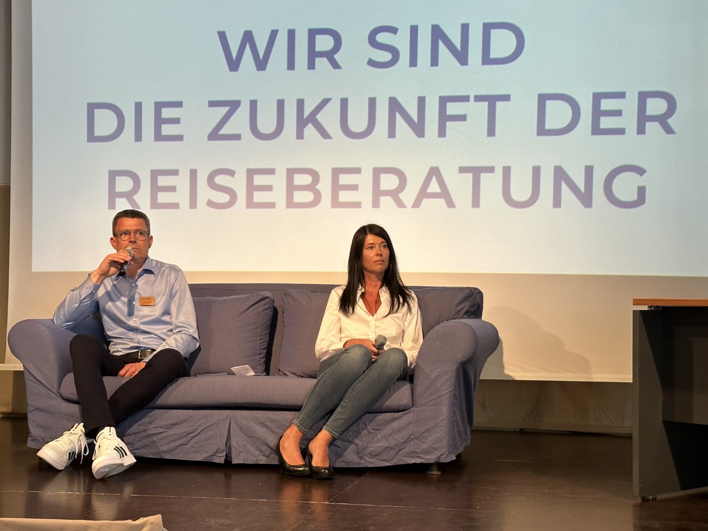 Die Geschäftsführer Steffen Buder (Travelista) und Karin Koch (Mein Urlaubsglück) beantworten Fragen der Berater