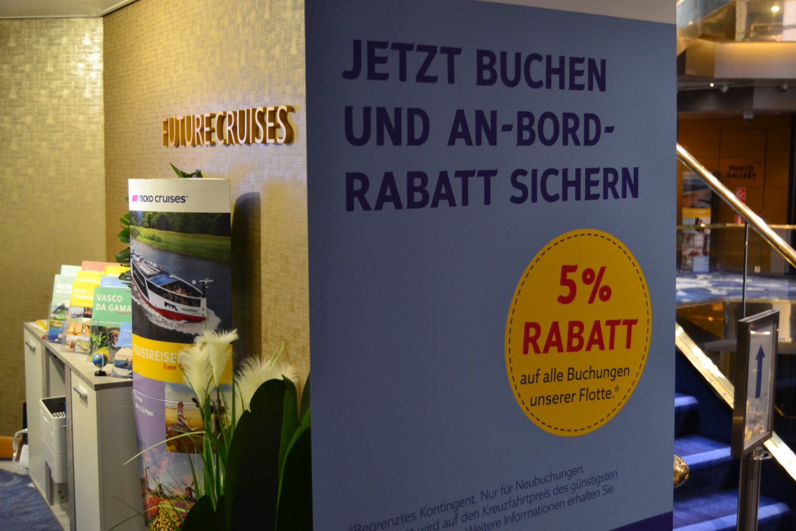 Das Bord-Reisebüro wirbt für Folgebuchungen