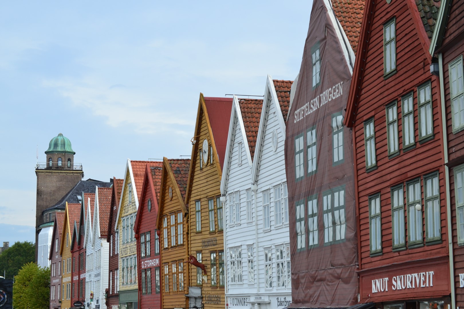 Zentraler Anlaufpunkt hier: Das Hanseviertel Bryggen mit den alten Handelskontoren