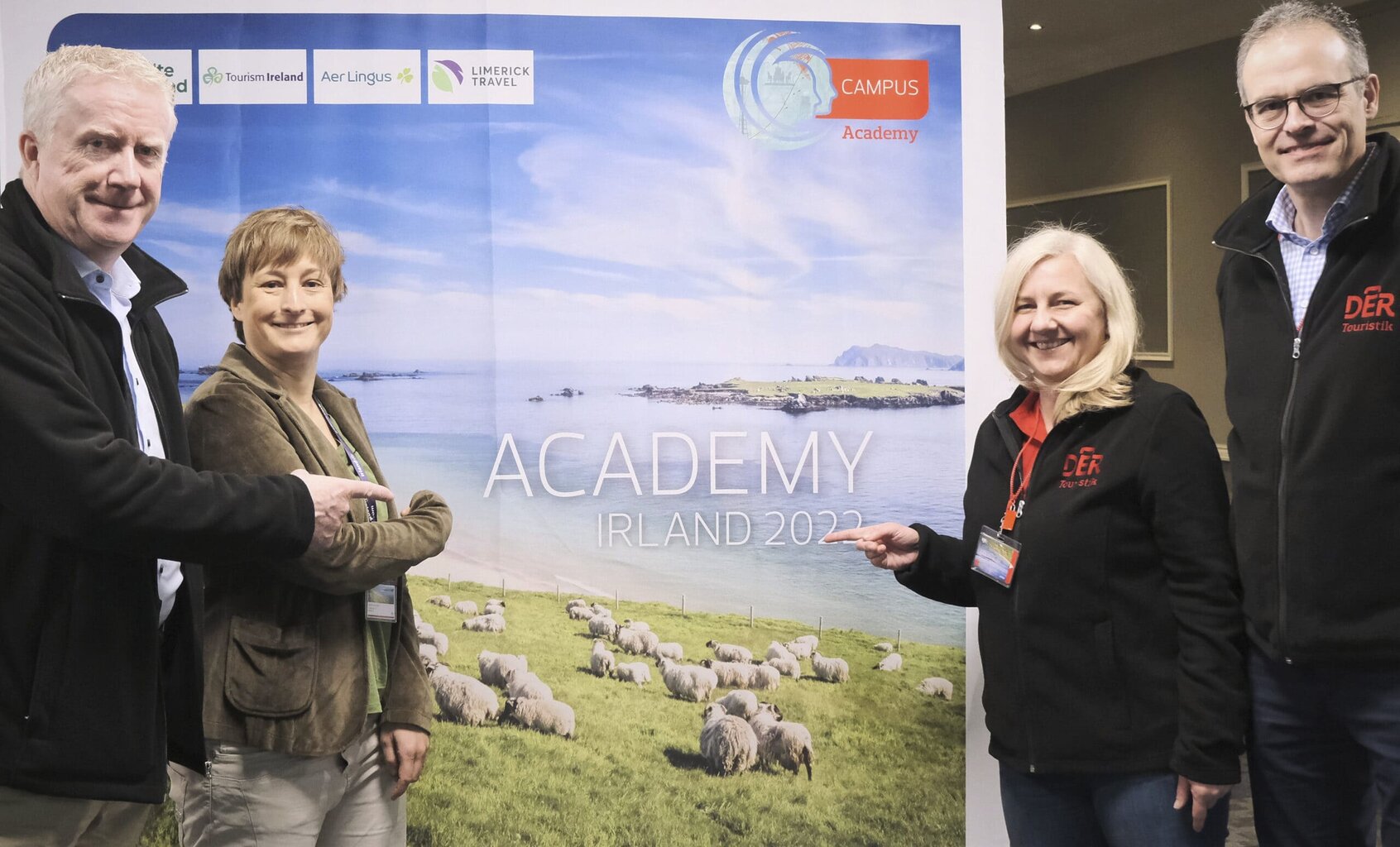 Von links: Kevin Keogh, Senior Vice President Sales von DER Touristik; Monika Woermann, Senior Publicity Executive von Tourism Ireland; Susann Haertel vom DER Touristik Campus-Team und Dino Steinkamp, Director Europe von DER Touristik. Foto: ah