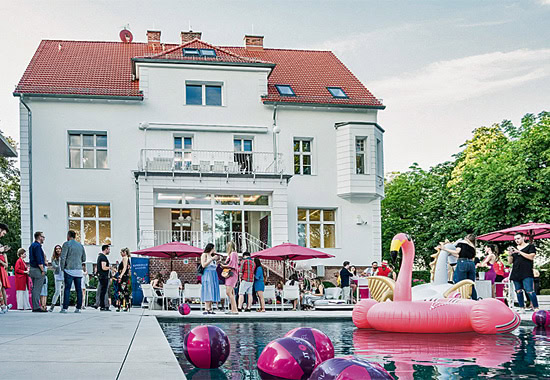 Die Zentrale von JT Touristik in Berlin war oftmals auch Schauplatz von Reisebüro-Events, wie hier im Jahr 2015