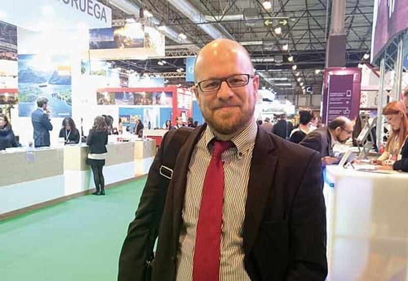 Tim Starke ist - wie hier auf der Fitur in Madrid - viel unterwegs. Der gepackte Koffer gehört für ihn zum Job