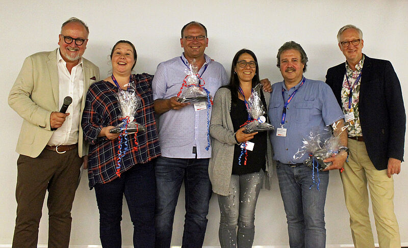 Volker Heisig, Leiter Franchise (l.) und Nils Jenssen, Geschäftsführer der Alltours Reisecenter (r.) umrahmen die Beiratsmitgliede Katrin Brückner, Dietmar Fisser, Simone Klein und Wilfried Schürmann