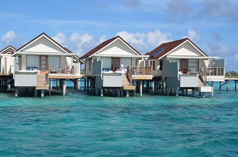 22 Overwater-Villen haben einen eigenen Pool.