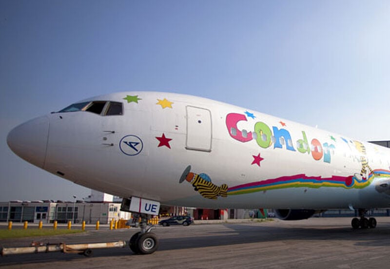 Mit dem neuen Motivflieger unterstützt Condor die Aktion „Ein Herz für Kinder“