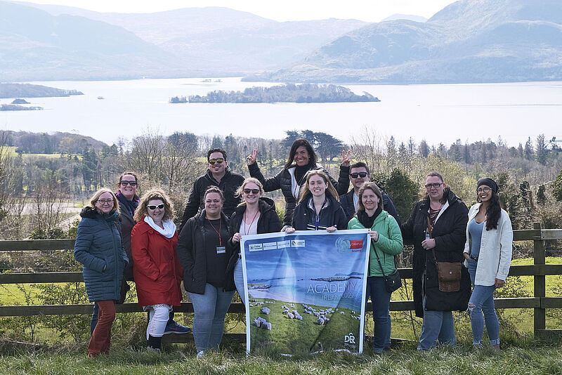 Gut gelaunte Reiseverkäufer auf einer der vielen Vortouren: hier die Gruppe „Team Cliffs“ bei Killarney. Foto: ah