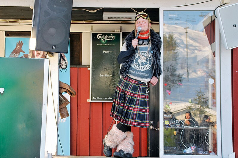 An ihm kommt in Levi niemand vorbei: DJ Leviäjäi rockt