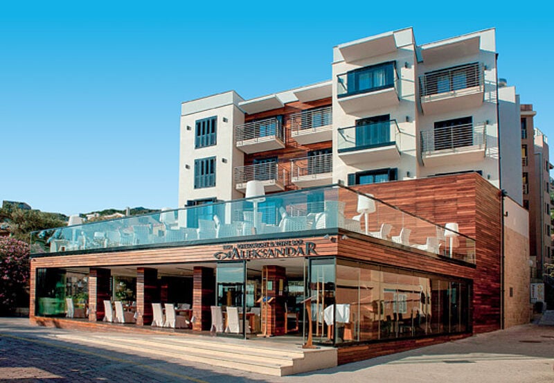 Neu im Programm: das Hotel Aleksander bei Budva an der Adria mit dem ersten medizinischen Detox-Zentrum in Montenegro.