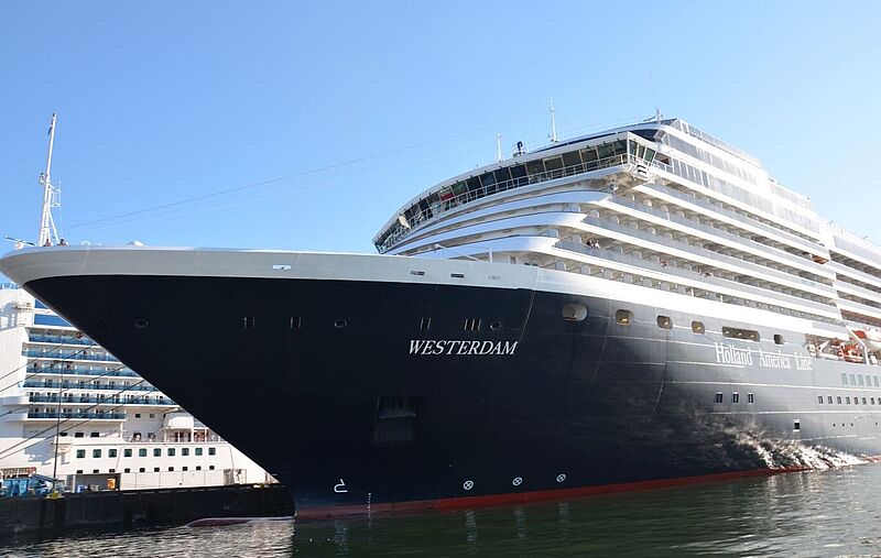 Holland America Line – im Bild die Westerdam – wird erst wieder am 1. Mai in See stechen