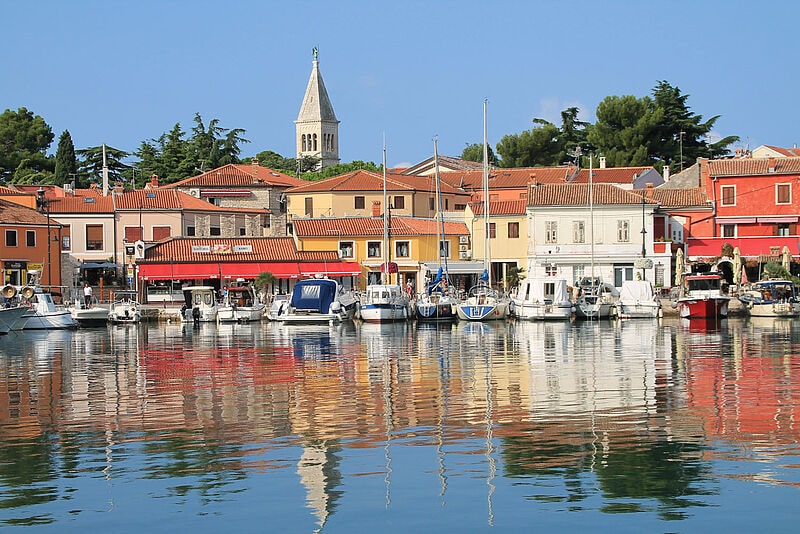 Zu den Zielen, die Neckermann im erdgebundenen Bereich anbietet, gehört auch Istrien – im Bild Novigrad