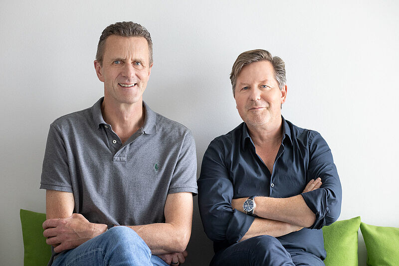 Die Sunny-Cars-Chefs Kai Sannwald (links) und Thorsten Lehmann freuen sich über starke Geschäftszahlen