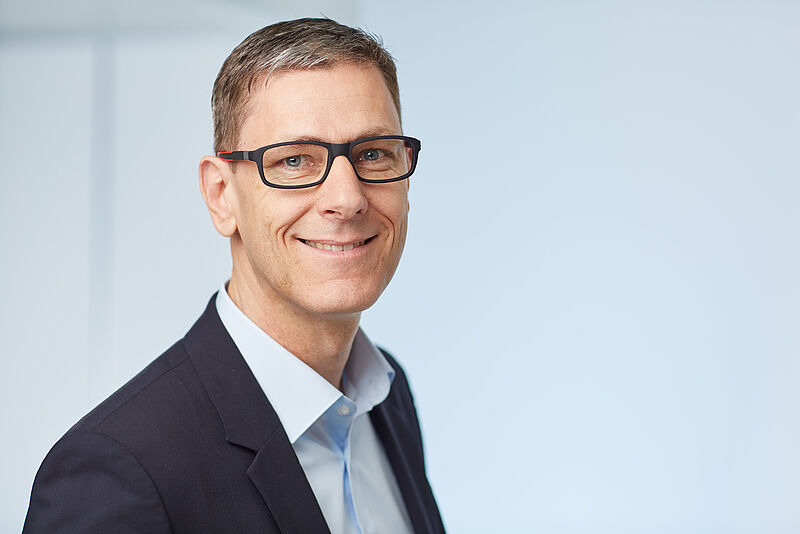 TUI-Vertriebsdirektor Peter Wittmann rechtfertigt die Anpassung der Provisionsabschlagszahlungen