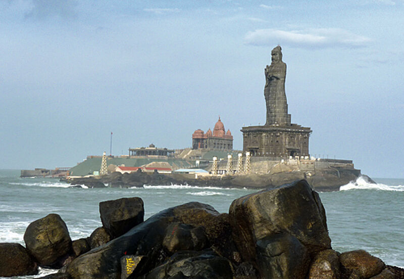 An den kilometerlangen Sandstränden an der Küste Südindiens findet jeder einen Platz
