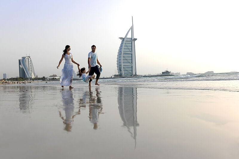 Dubai, im Bild der Burj Al Arab, wurde bei den diesjährigen Globus Awards von touristik aktuell mit dem ersten Platz in der Kategorie „Bester Reisebüro-Service Tourist Boards“ ausgezeichnet