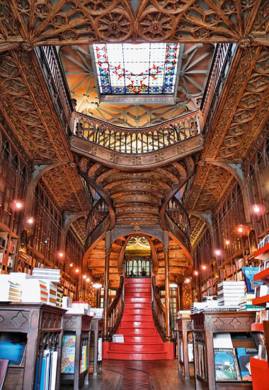Eine der schönsten Buchhandlungen Europas: „Lello“ in Porto