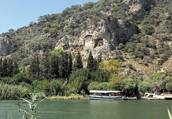 Die berühmten Felsengräber von Dalyan