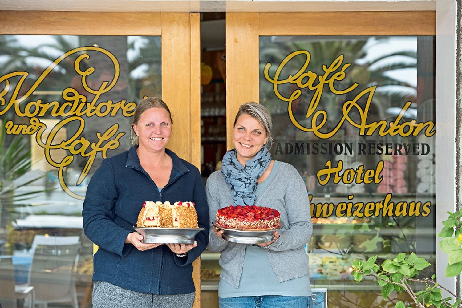 Bienenstich und Schwarzwälder Kirschtorte gibt’s seit 1965 im Café Anton