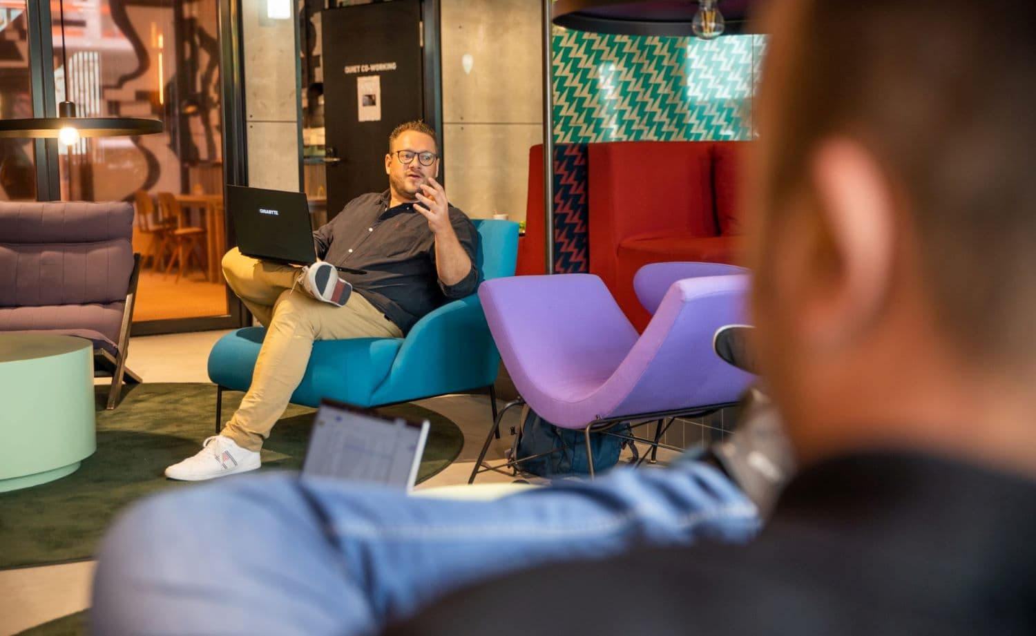 Digitalisierungsexperte Alexander Mirschel hat kürzlich als Sachverständiger im Tourismusausschuss des Bundestages über die Chancen von Künstlicher Intelligenz in der Touristik gesprochen