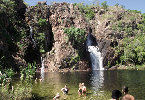 Bei den Wangi Falls darf man nur baden, wenn sie als krokodilfrei erklärt wurden. Fotos: cb