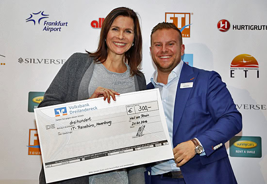 Engagieren sich für den Nachwuchs: Reisebüro-Inhaber Aron Stiefvater und Antje Landwehr von Best-Reisen, hier beim Globus Award von touristik aktuell