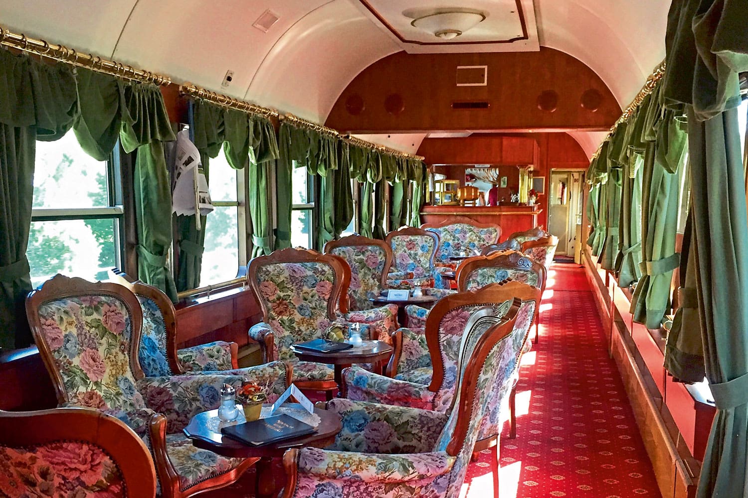 Ein Highlight im Zug ist der Salonwagen