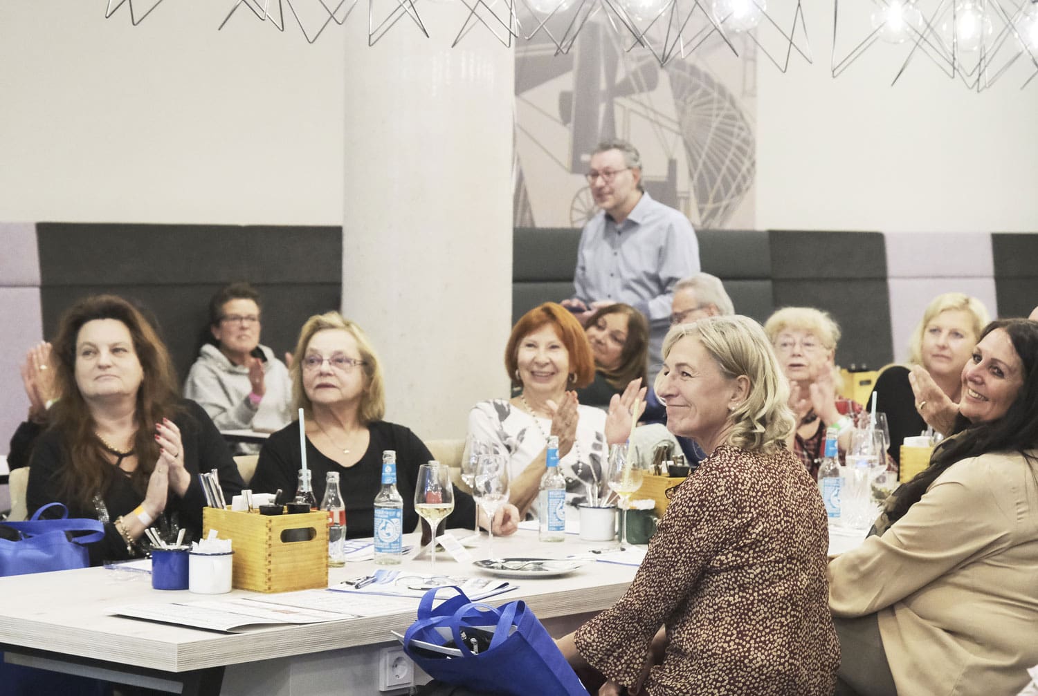 Gute Stimmung unter den Reiseverkäufern auf der ersten Station der Roadshow der Counter-Komplizen