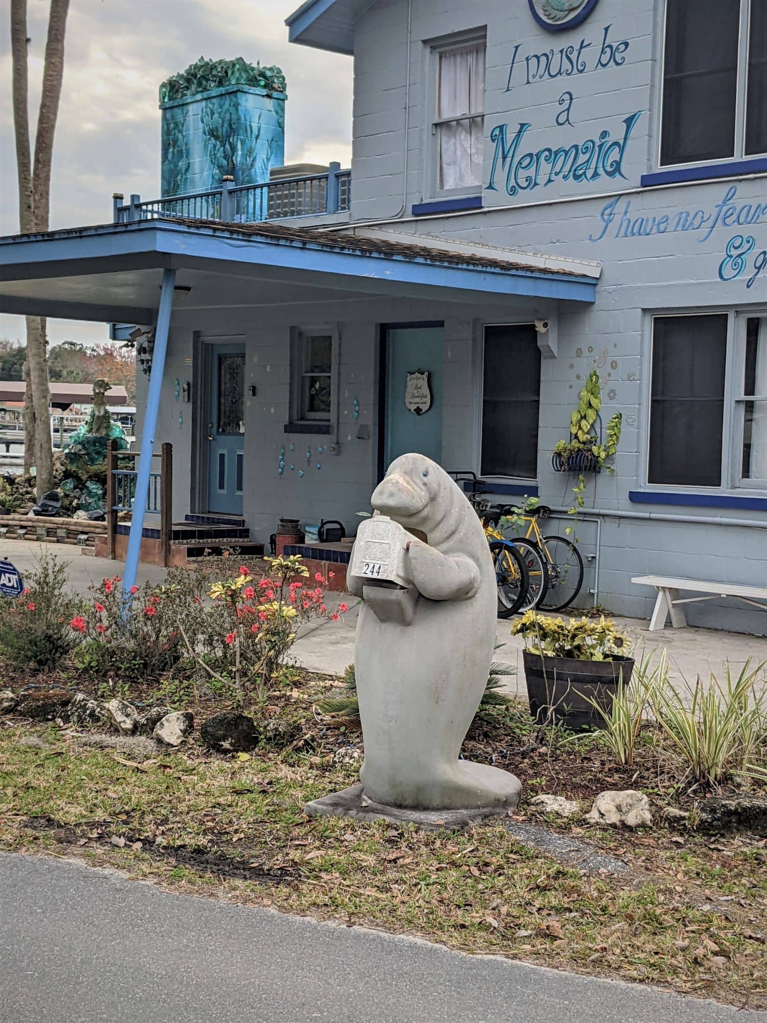 Sogar die Briefkästen sind im Ort Crystal River auf Manatee getrimmt