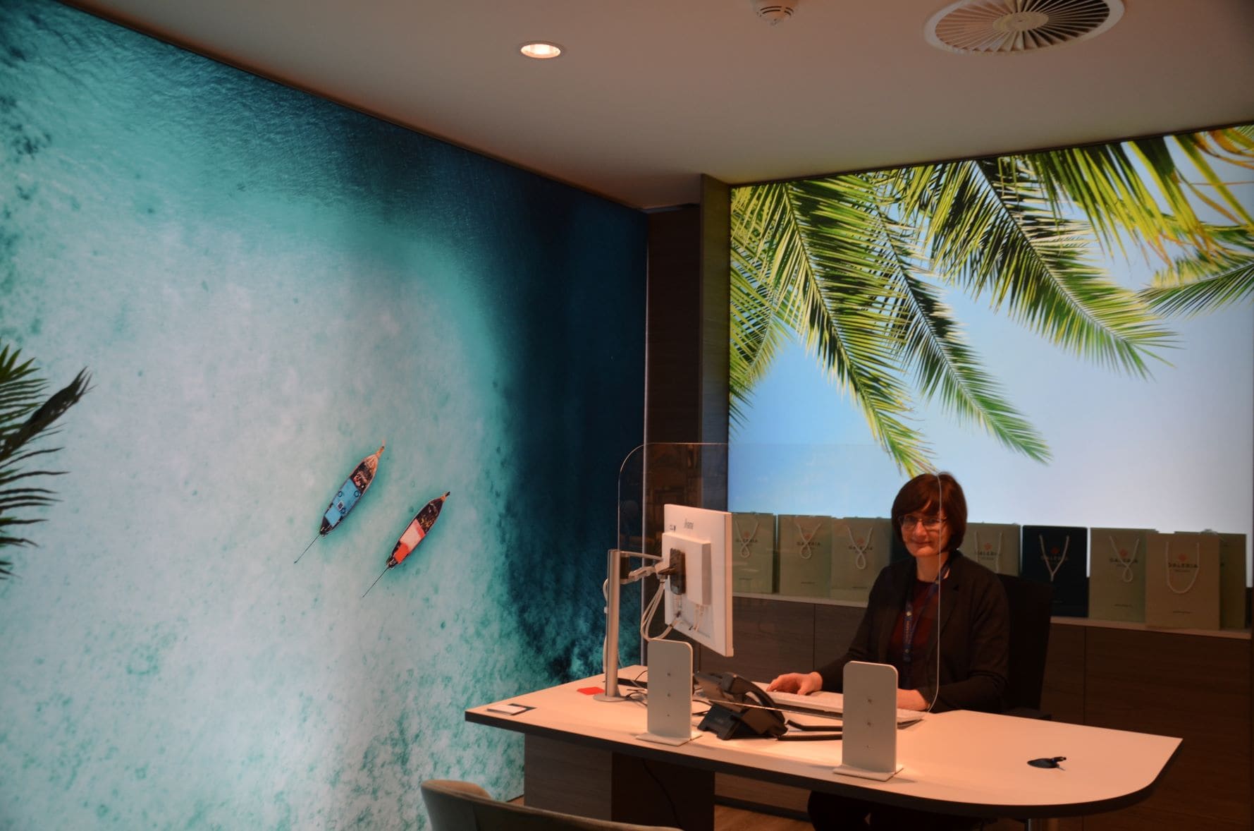 Schreibtisch mit Fernweh: Büroleiterin Sandra Fleck