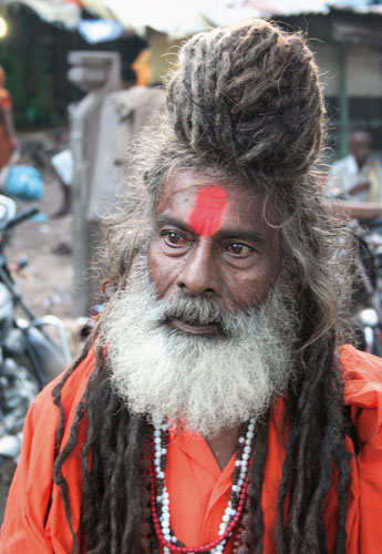 Auf der Suche nach Erleuchtung: ein Guru in der Tempelstadt. Fotos: jm