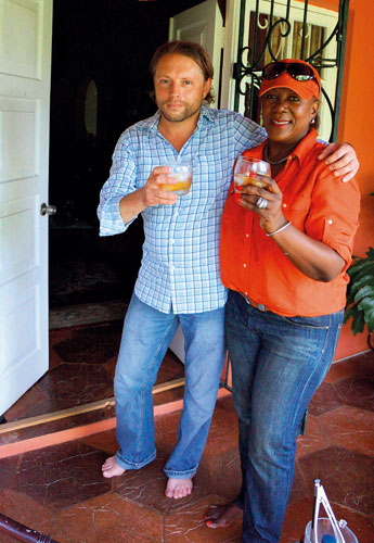 Der Autor und die Gastgeberin. Fotos: mc