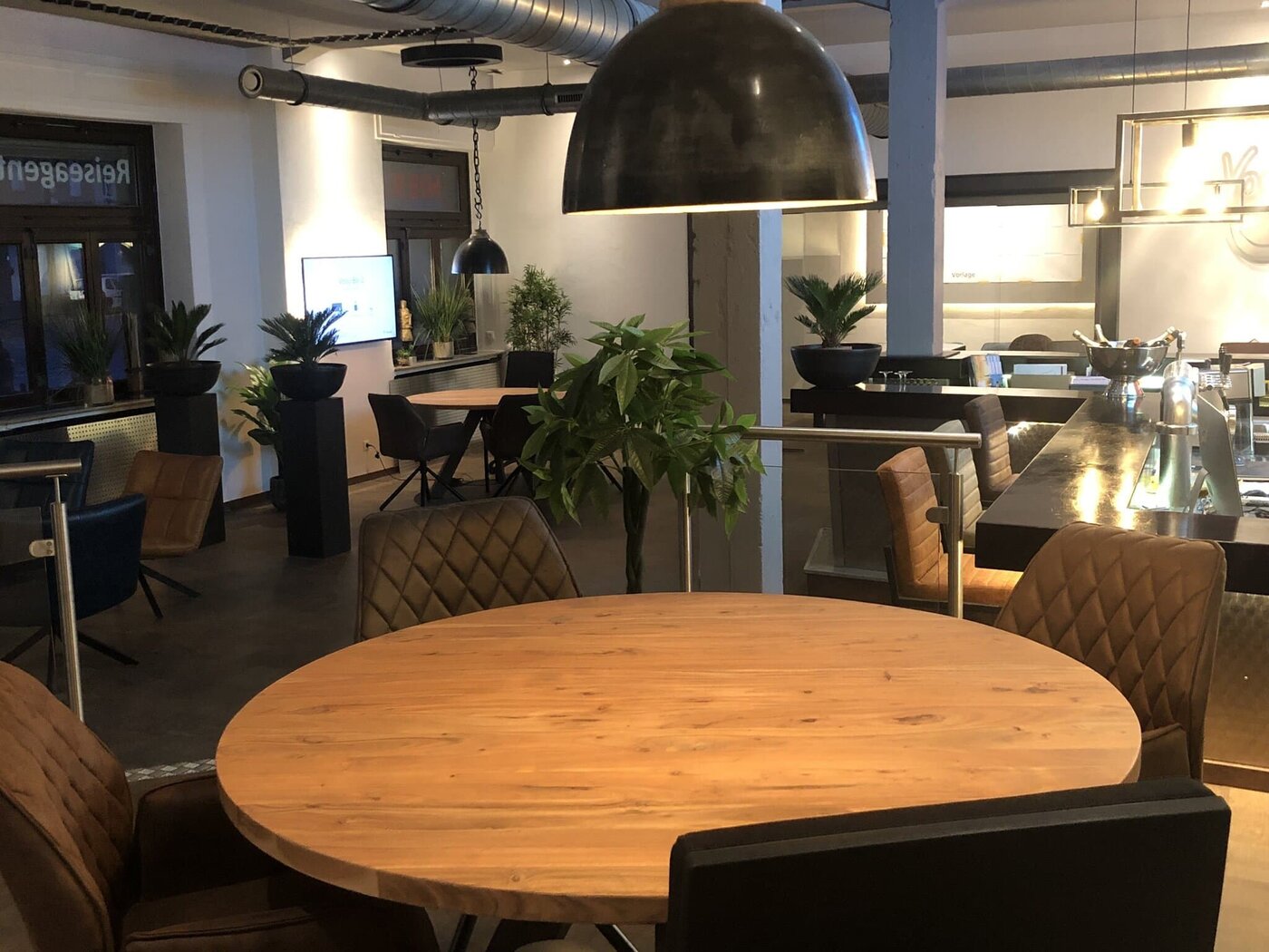 Viel Platz für Beratungen und um gemütlich zusammen zu sitzen