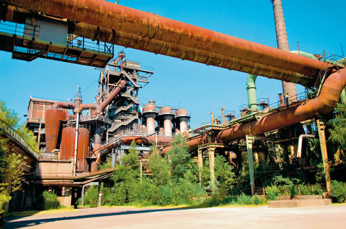 Auch in das Kulturhauptstadtjahr RUHR.2010 eingebunden: der Landschaftspark-Nord in Duisburg?.