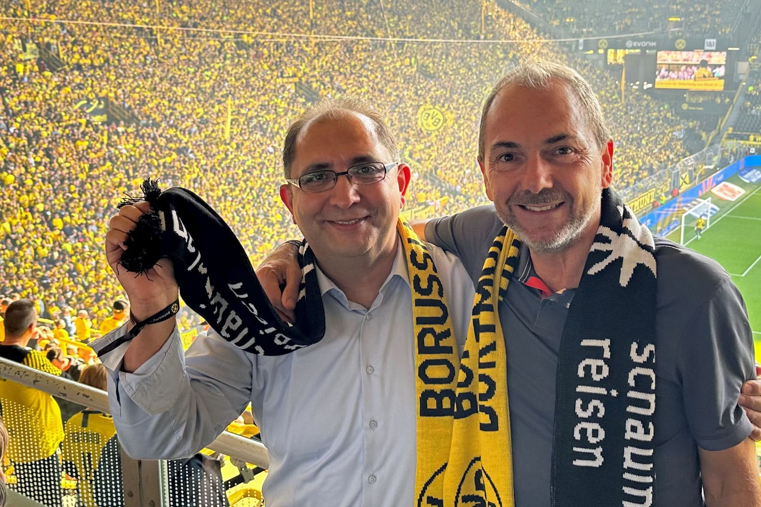 Stephane Laguette (Atmosphere) mit Önder Sancarbarlaz vom Reisebüro Sancarbarlaz in Osnabrück