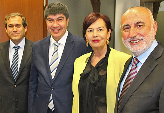 Werben für die türkische Riviera (von links): Usuf Hacisüleyman (Hotelverband Türofed), Mederes Türel (Oberbürgermeister Antalya), Gaye Doganoglo (Anset) und Nizamettin Sen vom Antalya Convention Büro