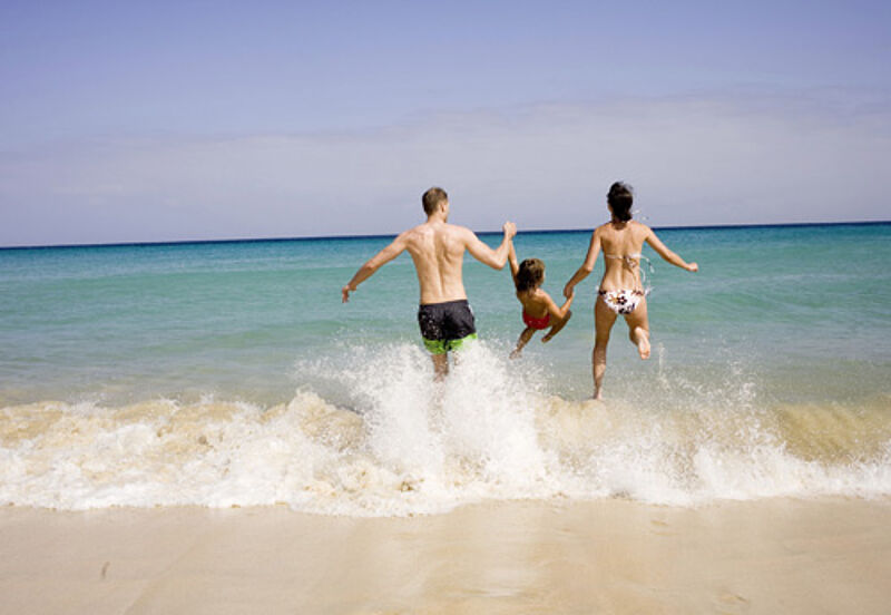 Bei 1-2-Fly machen die ersten 10.000 Kinder in der Sommersaison kostenlos Urlaub