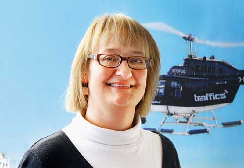 Angela Kruggel überprüft neue Releases und Updates, bevor sie freigeschaltet werden