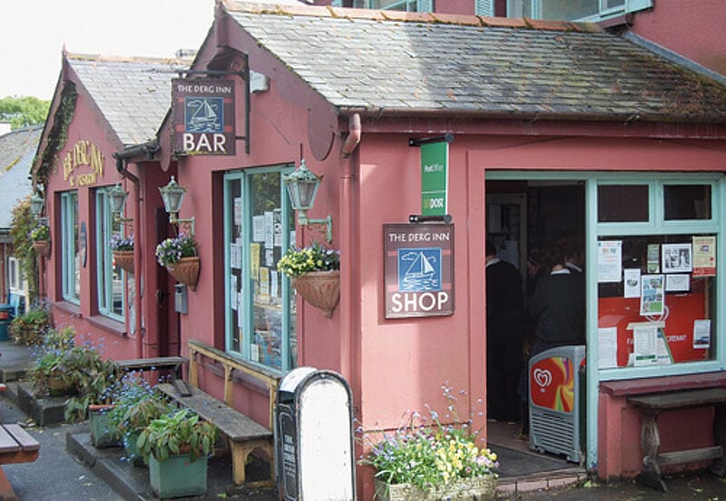 Für spontane Proviantstopps – hier in Terryglass am Lough Derg – ist immer Zeit.