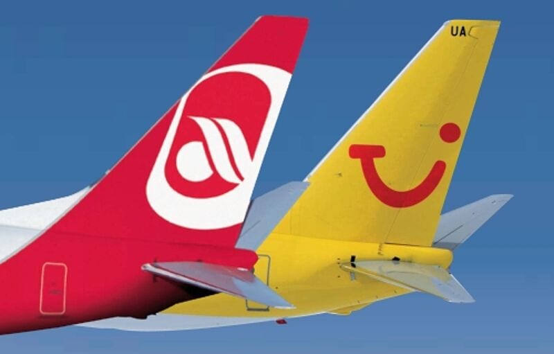 Aufgabenteilung: Ab 25. Oktober werden 13 TUI-Fly-Jets von Air Berlin vermarktet, die Hannoveraner behalten nur die touristischen Strecken.