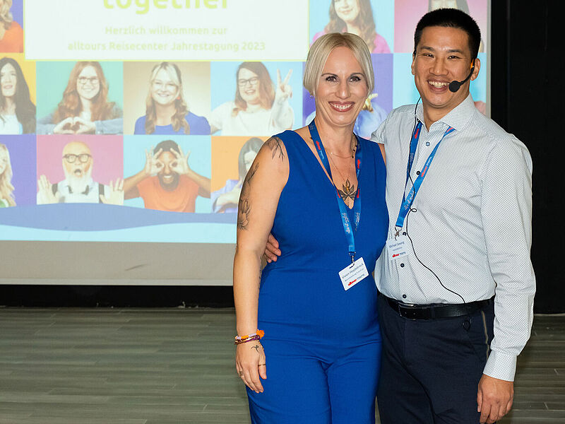 Die „Chefs“ der Alltours-Jahrestagung: Vivien Heydebreck-Jahnke und Michael Sawang. Foto: Alltours