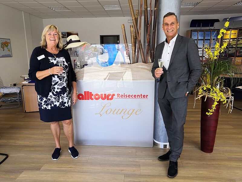 Auch der Bürgermeister von Wittlich, Joachim Rodenkirch, schaute bei Henrike Kammerer in den neuen Räumen vorbei